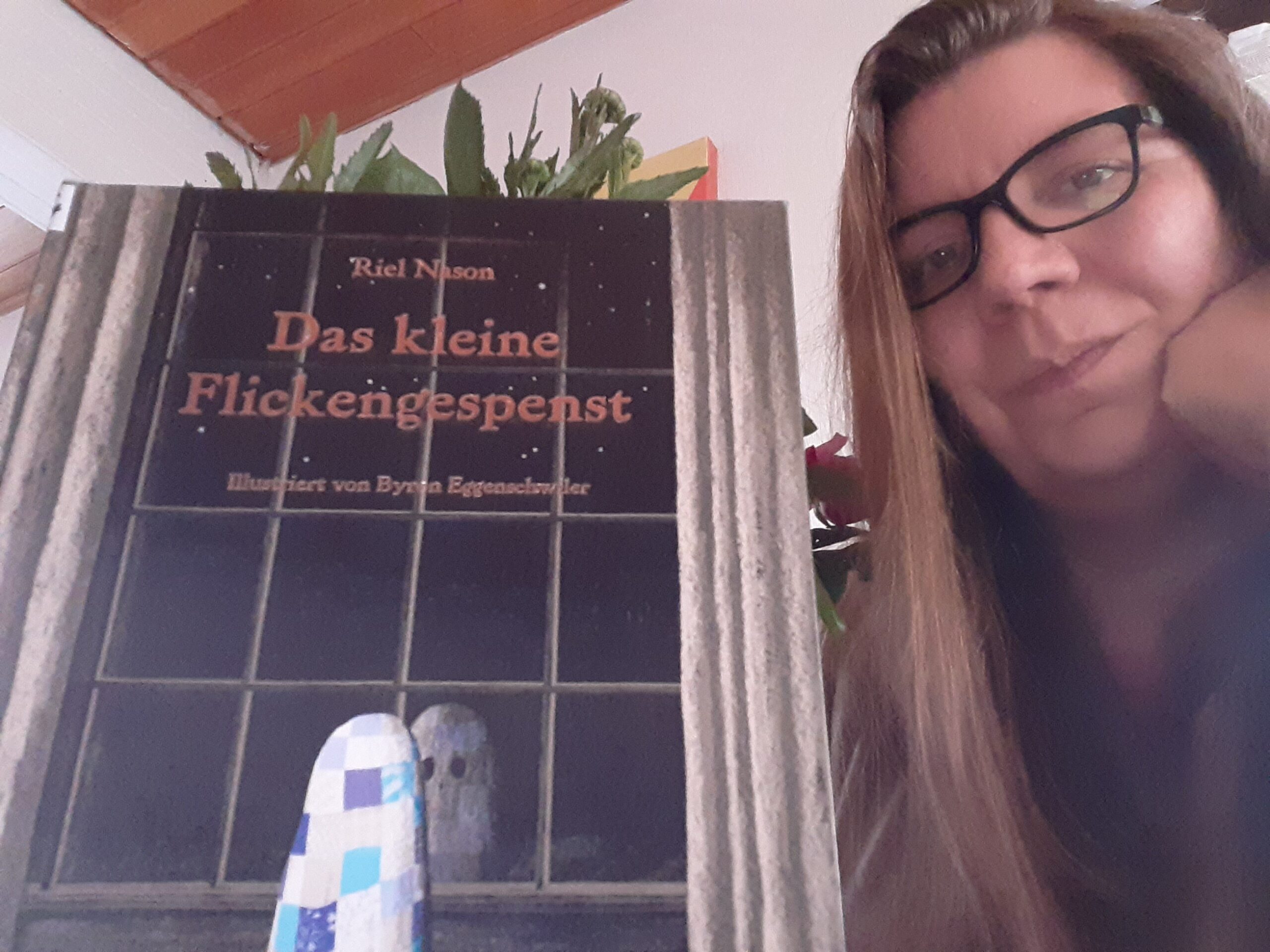 Jana Engels mit der Buchempfehlung Das kleine Flickengespenst