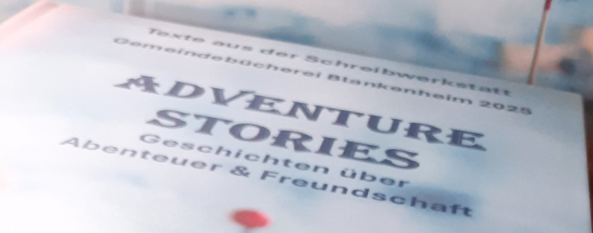Ein Buch in den Händen